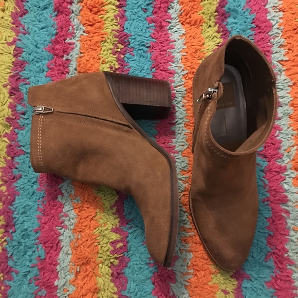 Dolce Vita Soma Booties - Picture 5 of 6